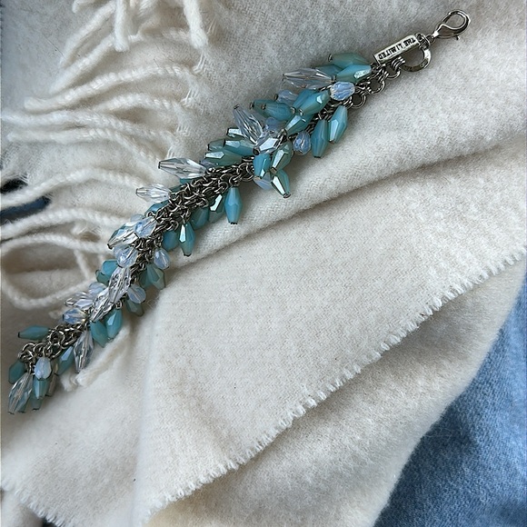 The Limited Brand Turquoise Color Beaded Silver Tone Sparkly Converted Bracelet - Picture 1 of 4